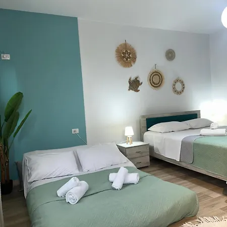 Апартаменты Gjonis House *